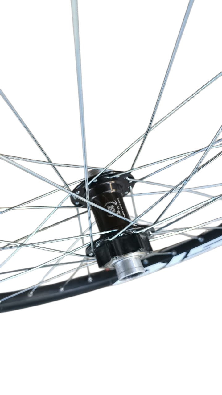 Roda Dianteira Aro Mad Disc 26"/Cubo Novatec 20x110mm (Usado)