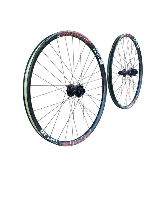 Par de Rodas DT Swiss FR2150 26" (Usado)