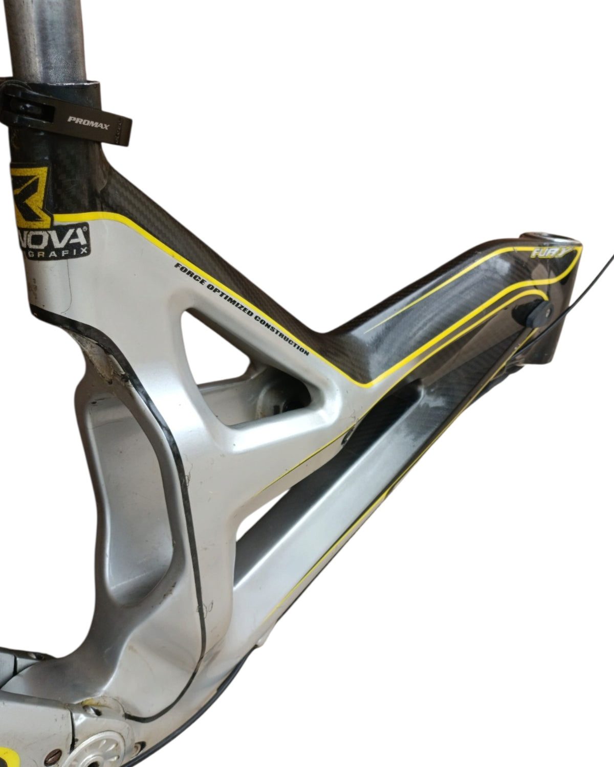 Quadro GT Fury Carbon 2012 26"/27.5" (Usado)