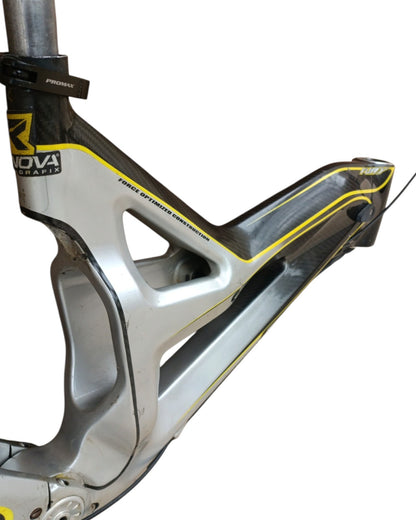 Quadro GT Fury Carbon 2012 26"/27.5" (Usado)