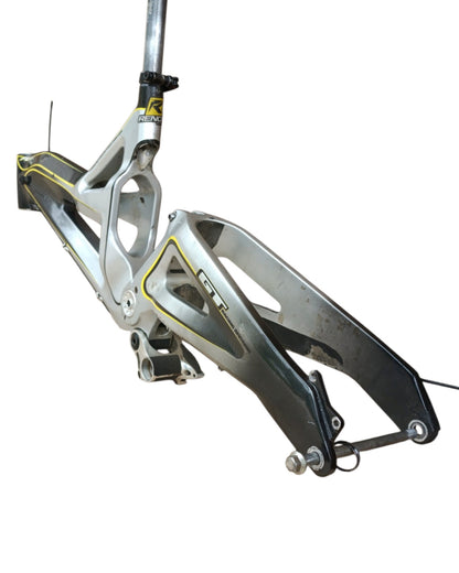 Quadro GT Fury Carbon 2012 26"/27.5" (Usado)